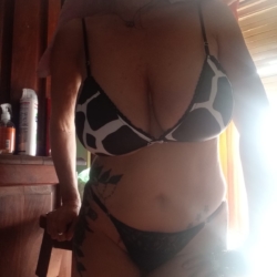 Escort Iris tel:+54 9 11 2192-4539 en Lanus » Zona Sur