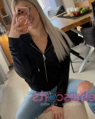 July Escorts Bernal Hola soy july 😻 una rubia fogosa muy Cariñosa masajista profesional prostático relajante deportivo tántrico 😋 fotos real en mí bpt nos vemos 🍑